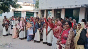 UP NEWS UPDATE :कन्नौज: 26 दिनों से सड़क पर आशा बहनें, मानदेय व सम्मान की मांग पर धरना डटा!