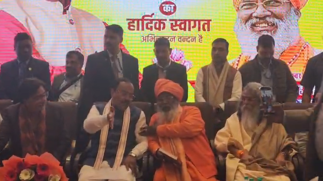 UP NEWS UPDATE :उन्नाव: साक्षी महाराज जन्मदिन में माल्यार्पण युवक के 30 हजार चोरी.