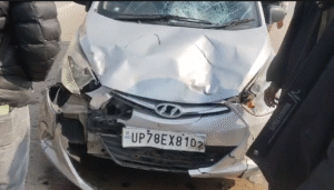 UP NEWS UPDATE :कन्नौज हाईवे पर कार-बाइक भिड़ंत: माँ-बेटा समेत युवक घायल, सभी सुरक्षित भर्ती।