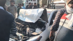 UP NEWS UPDATE :सीतापुर हाईवे पर कंटेनर हादसा: महिला की मौत, जिला सूचना अधिकारी समेत चार घायल