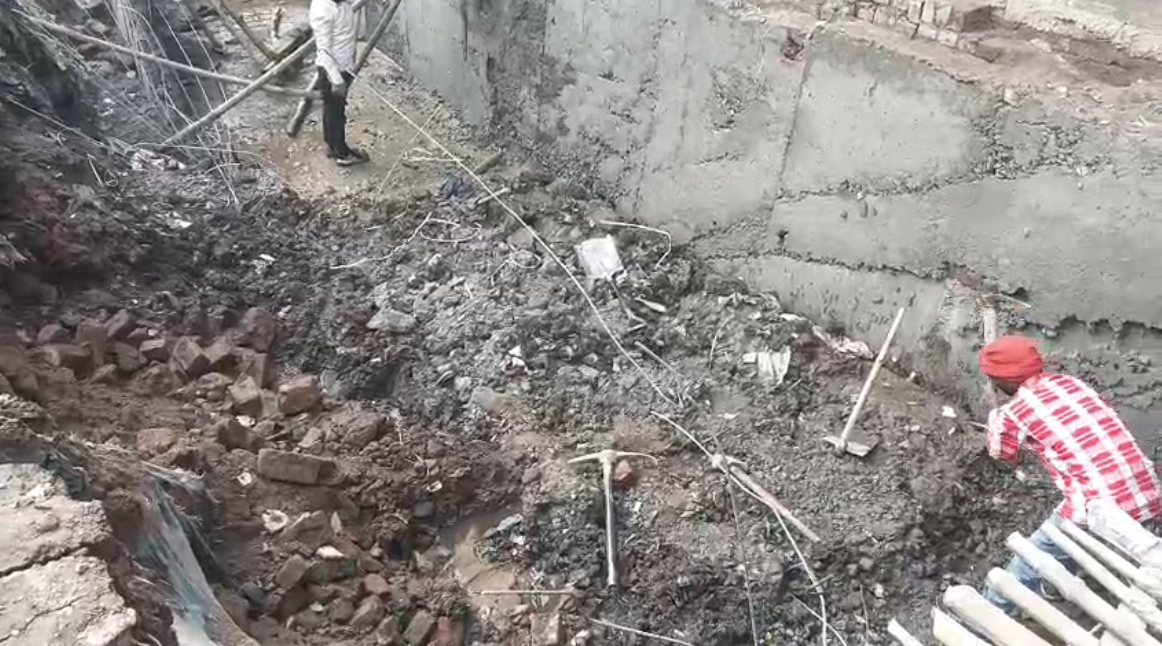 UP NEWS UPDATE : उन्नाव बिग ब्रेकिंग: 65 लाख के नाले का ध्वस्त होना, नगरपालिका भ्रष्टाचार उजागर!