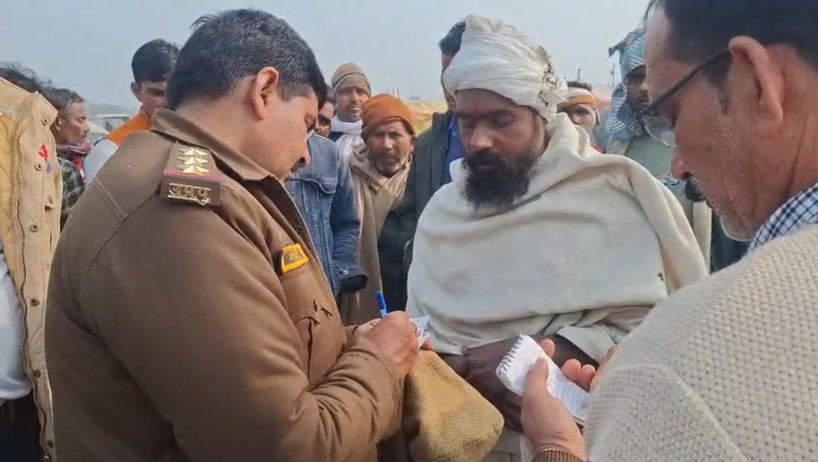 UP NEWS UPDATE :माघ मेला ढाई घाट में कल्पवासी साधु की झोपड़ी में लगी आग