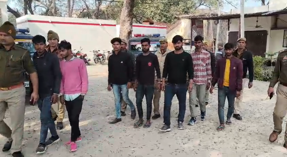 UP NEWS UPDATE :इटावा: ट्रांसफार्मर चोर गैंग पर पुलिस की बड़ी कार्रवाई, सरगना समिति समेत 7 गिरफ्तार!​