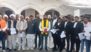 UP NEWS UPDATE :मुजफ्फरनगर: कश्यप समाज का डीएम कार्यालय पर प्रदर्शन, 50 लाख मुआवजे व CBI जांच की मांग!