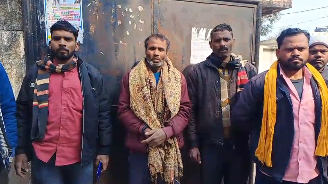 UP NEWS UPDATE :उन्नाव में सड़क हादसे में पिता-पुत्र की मौत, संडीला मार्ग पर सीएनजी ऑटो-बाइक की टक्कर, 3 लोग घायल