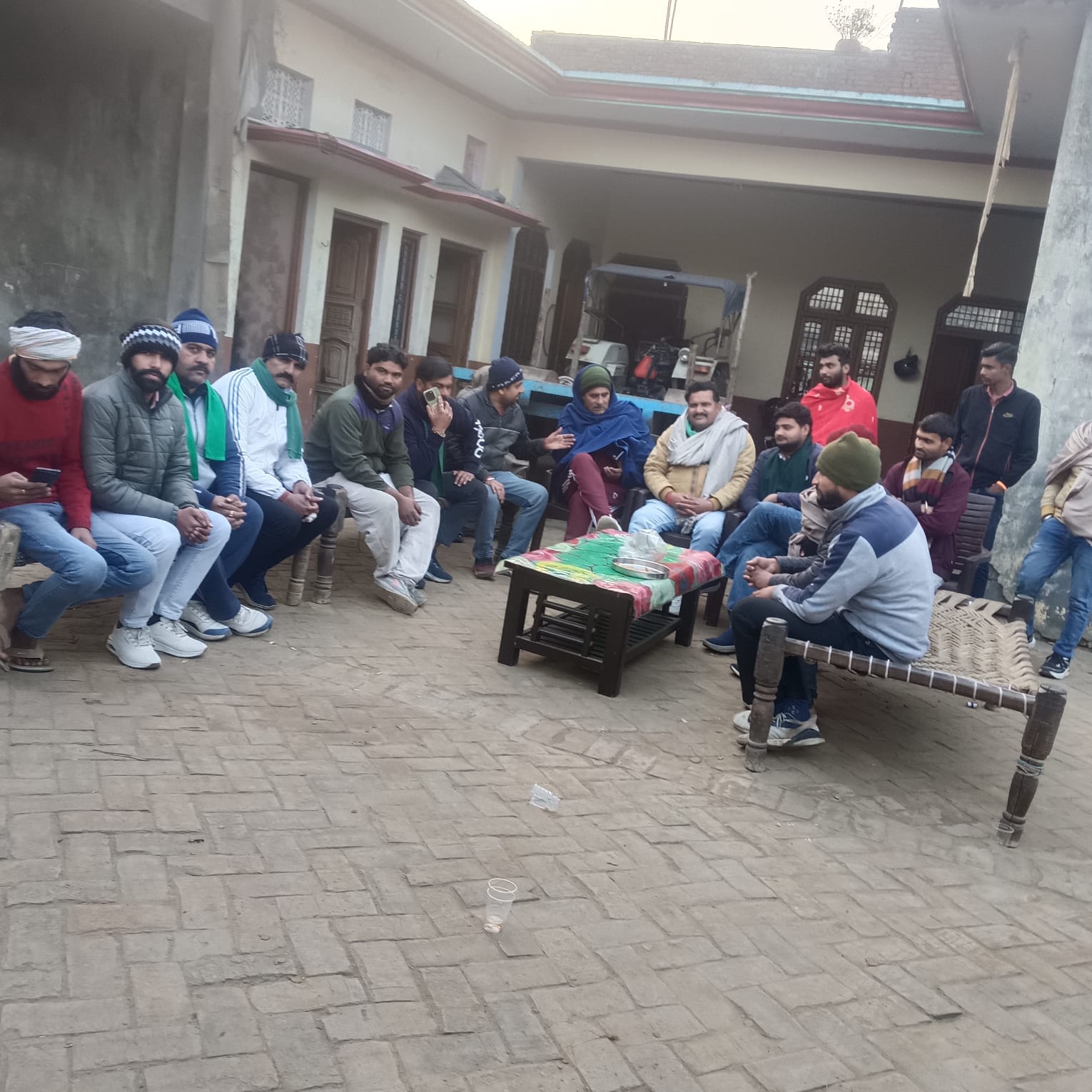 UP NEWS UPDATE :🔥 प्रदूषण के खिलाफ मशाल जंग! 🔥मुजफ्फरनगर तिगरी में BKU का धमाकेदार विरोध, ग्रामीण सड़कों पर