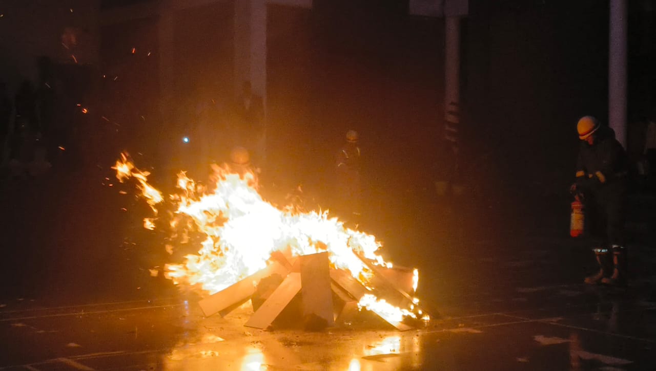 UP NEWS UPDATE :बिजनौर विवेक विश्वविद्यालय के मेडिकल कॉलेज में नागरिक सुरक्षा कोर के तत्वावधान ब्लैक आउट मॉक ड्रिल का हुआ आयोजन