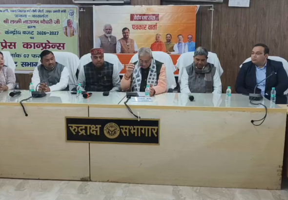 UP NEWS UPDATE :कासगंज: लक्ष्मी चौधरी का अखिलेश पर तंज – ‘नारी नेतृत्व क्या सिर्फ BJP का? अखिलेश कुंवारे हैं क्या?’