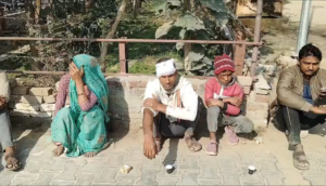 UP NEWS UPDATE :कासगंज – बच्चों के विवाद लेकर दो पक्षों में जमकर हुआ खूनी संघर्ष