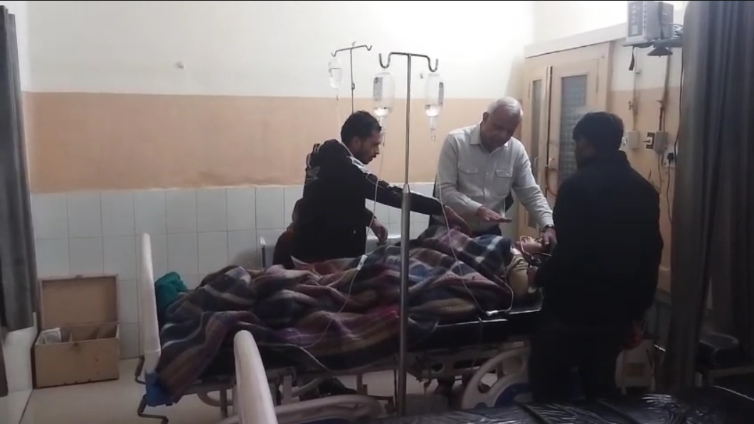 UP NEWS UPDATE :बिजनौर: प्रेमी की शादी तय होने पर प्रेमिका समरीना ने उसके घर पर खाया जहर, हालत स्थिर