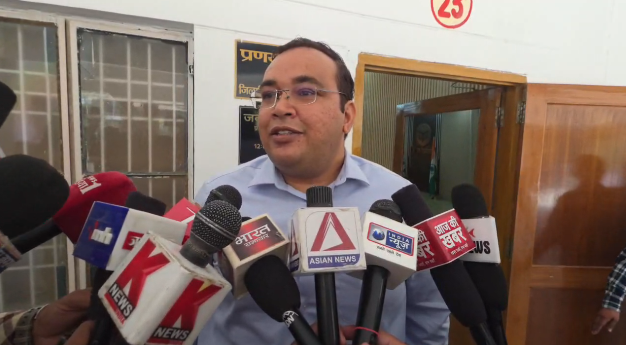 UP NEWS UPDATE :कासगंज: 40,362 छात्रों के लिए 64 केंद्रों पर बोर्ड परीक्षा, DM ने की नकलरोधी व्यवस्थाओं की घोषणा