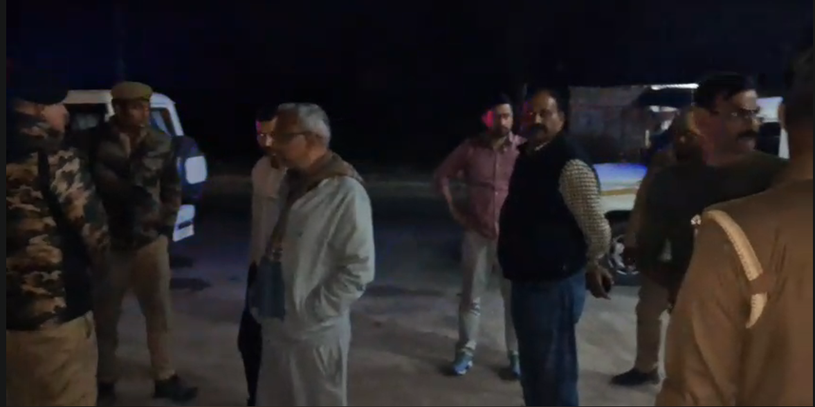 UP NEWS UPDATE :कन्नौज: ‘स्कूटी रोको वरना गोली मार देंगे’ – बाइक सवारों ने शिक्षिका का बैग लूटा, सोना-नकदी गायब!