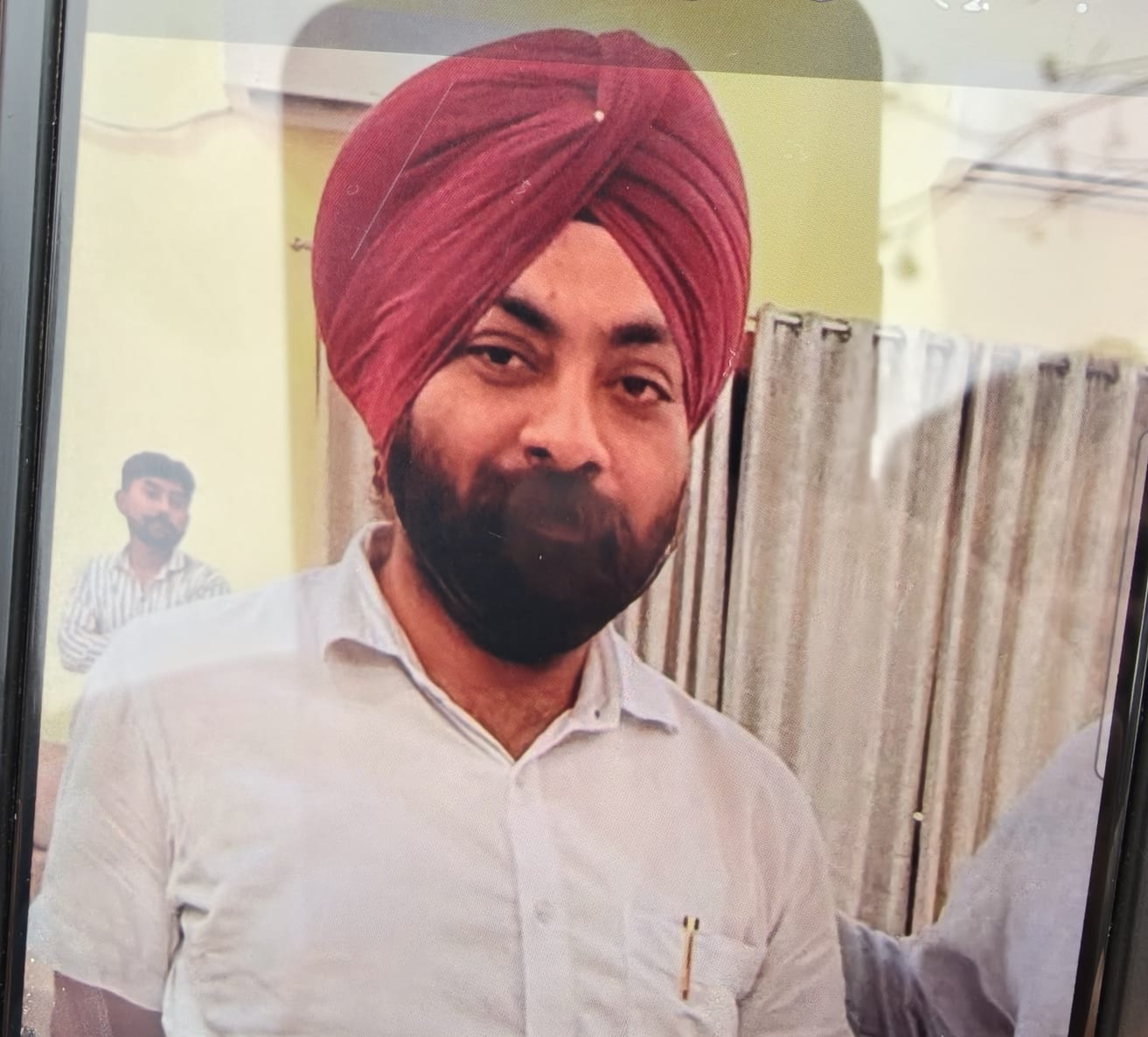 UP NEWS UPDATE :सहारनपुर: ड्यूटी पर बीएलओ दुष्यंत सिंह की हार्ट अटैक से मौत, 2 मासूम अनाथ