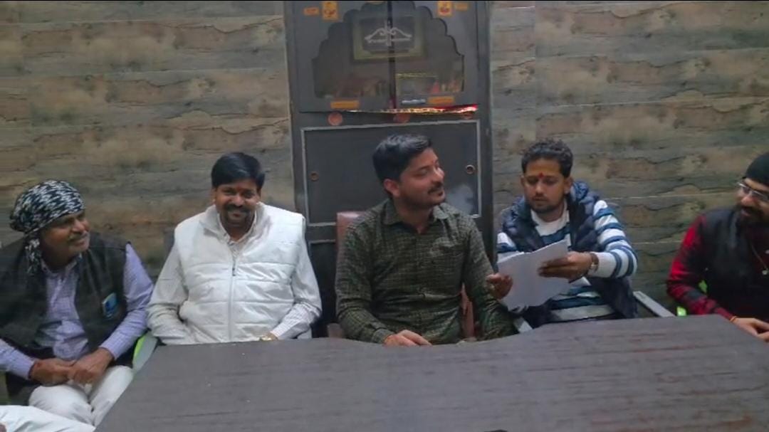 UP NEWS UPDATE :8 फरवरी को होगा विराट हिंदू सम्मेलन का आयोजन, प्रेस वार्ता के दौरान कार्यक्रम की जानकारी जिला बौद्धिक प्रमुख अर्चित चौहान ने दी