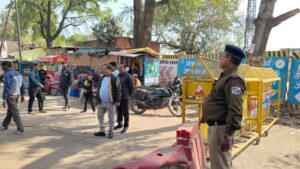 UP NEWS UPDATE :कानपुर सेंट्रल स्टेशन: सुतरखाना रास्ता बंद, यात्रियों को आधा किमी घूमना पड़ रहा