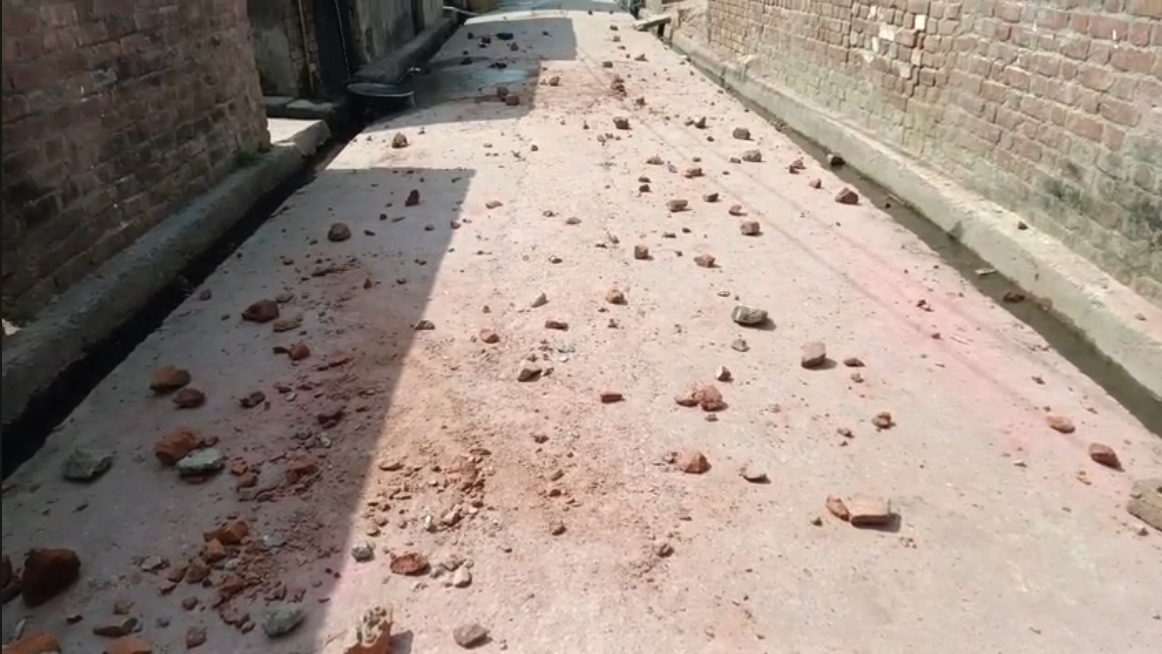 UP NEWS UPDATE :बदायूं: होली पर डीजे विवाद में गुटबाजी, पथराव से युवक गंभीर घायल