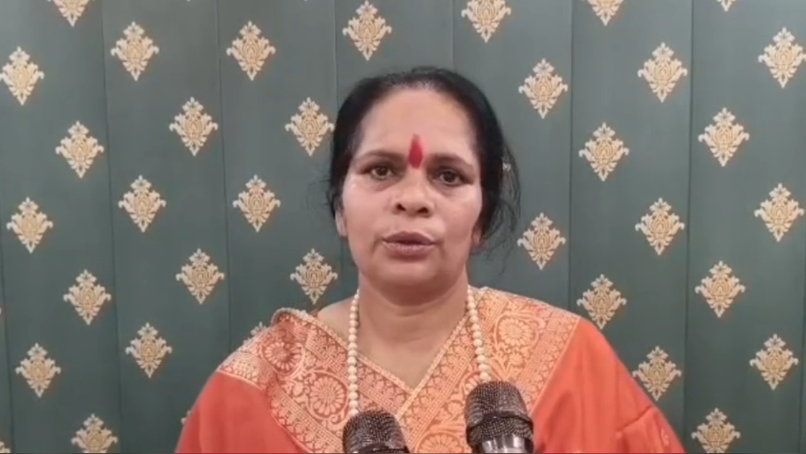 UP NEWS UPDATE :सीतापुर: साध्वी प्राची का ईरान-इजरायल युद्ध पर बड़ा बयान, खामेनेई मौत पर मातम मनाने वालों की जांच की मांग