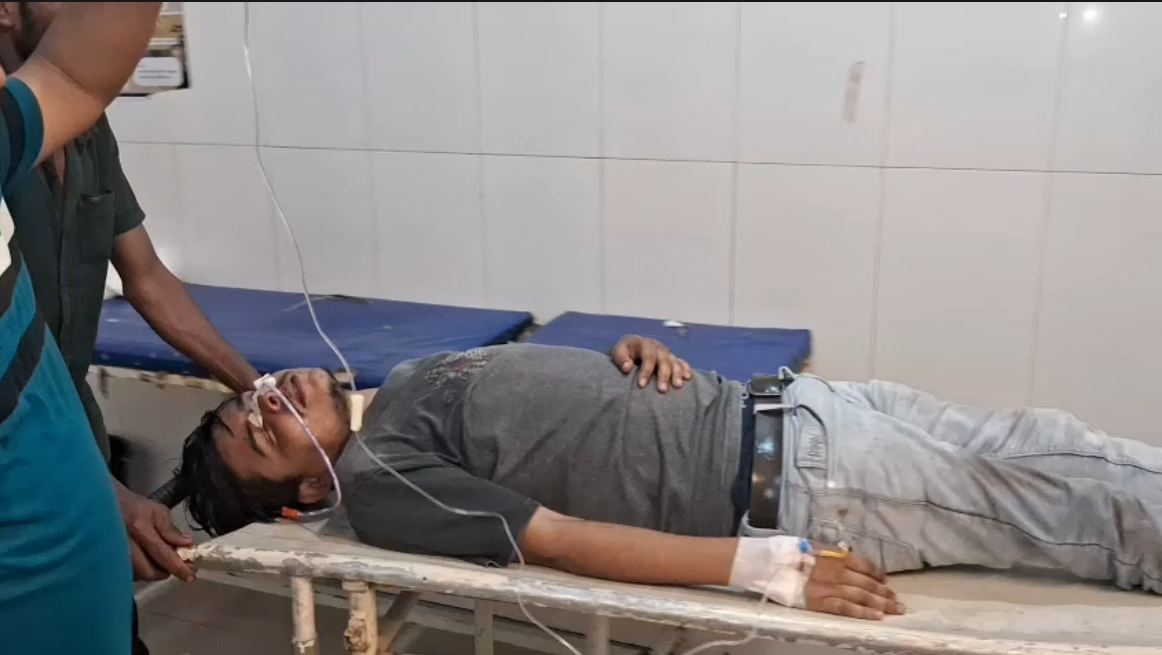 UP NEWS UPDATE :कन्नौज-दबंगो ने युवक को जमकर पीटा,जान से मारने की धमकी दी-आरोपियों को पुलिस पकड़ा ले गई