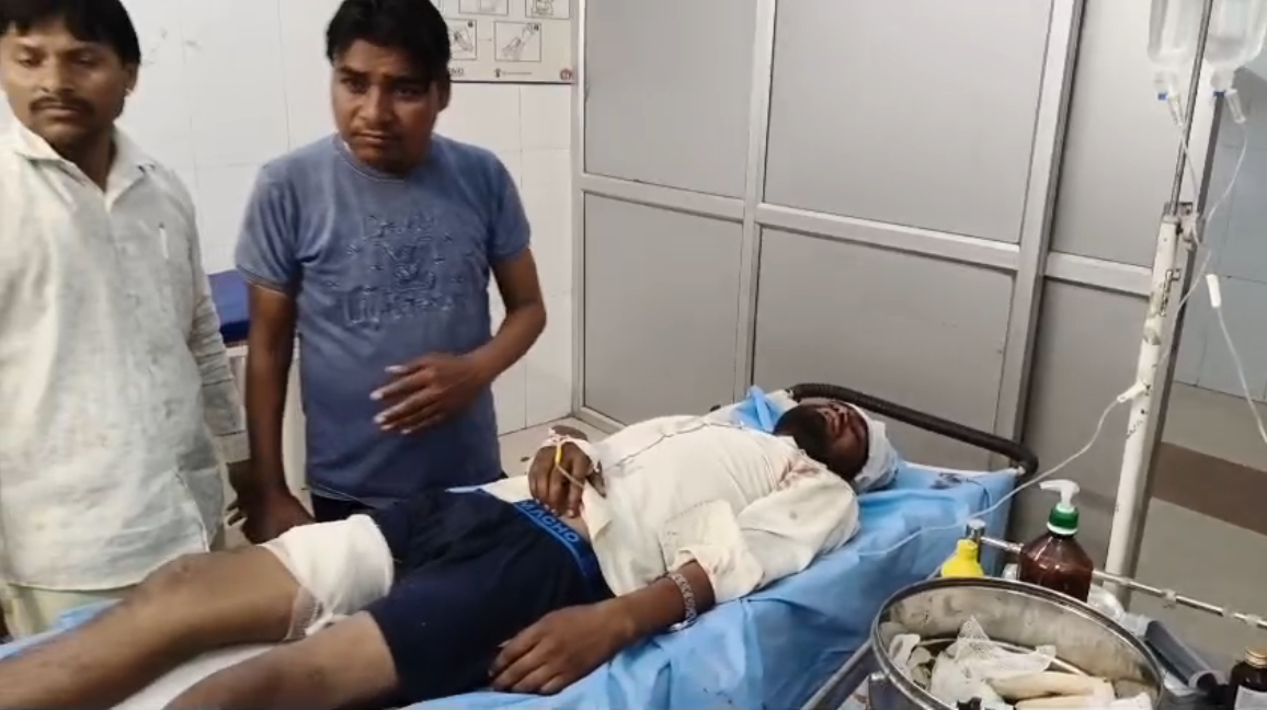 UP NEWS UPDATE :कन्नौज हादसा: रॉन्ग साइड ट्रैक्टर ने मारी ई-रिक्शा को टक्कर, डायल 112 ने बचाई पति-पत्नी की जान!