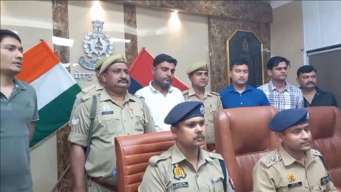 UP NEWS UPDATE :नशे की लत और नए मोबाइल ने बनाया चोर: 50 KM पैदल भटका, मेरठ पुलिस ने 550 CCTV से पकड़ा!