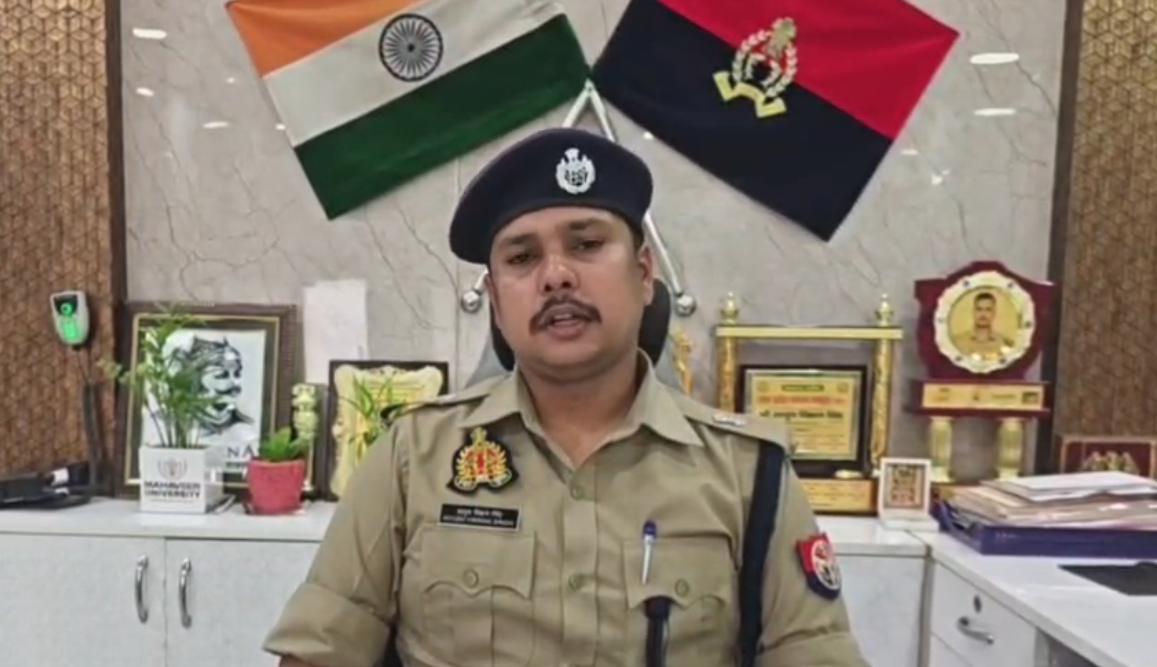 UP NEWS UPDATE :मेरठ: भगत सिंह मार्केट में दुकान विवाद से सड़क पर लात-घूंसे, वायरल वीडियो ने मचाया हंगामा