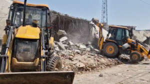 UP NEWS UPDATE :बदायूं HPCL डबल मर्डर: आरोपी अजय सिंह की 6 दुकानों पर बुलडोजर एक्शन, प्रशासन सख्त.