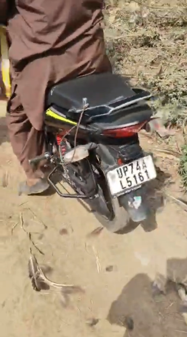 UP NEWS UPDATE :कन्नौज: मोर शिकार का वायरल वीडियो, बाइक पर झोले में ले जाता युवक