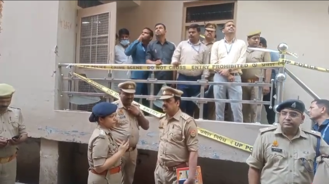 UP NEWS UPDATE :फर्रुखाबाद: पूर्व विधायक विजय सिंह के घर धमाका, डीआईजी ने लिया जायजा