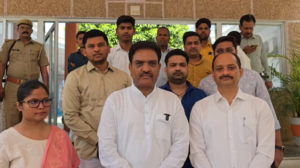 UP NEWS UPDATE :कन्नौज–2 दिन पहले हुए सरकारी कार्यक्रम में समय से नहीं पहुंचे डीएम एसपी मंत्री कार्यक्रम छोड़कर चले गए