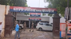 UP NEWS UPDATE :सौरिख: अलमारी फैक्ट्री पर लुटेरों का चाकूबाजी हमला, मालिक घायल – 3 संदिग्ध गिरफ्तार
