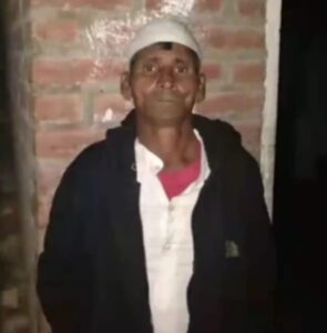 UP NEWS UPDATE :कासगंज: भरगैन कस्बे में पेड़ पर मफलर का फंदा लटकाता मिला मजदूर आदिल का शव