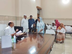 UP NEWS UPDATE :मुजफ्फरनगर डीएम उमेश मिश्रा की जनसुनवाई: फरियादियों को तत्काल राहत, अधिकारियों पर सख्त निर्देश!