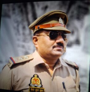 UP NEWS UPDATE :फर्रुखाबाद कोतवाल पर रिश्वतखोरी का आरोप: ग्राम प्रधान ने अधिकारियों पर तहरीर बदलवाने का दावा