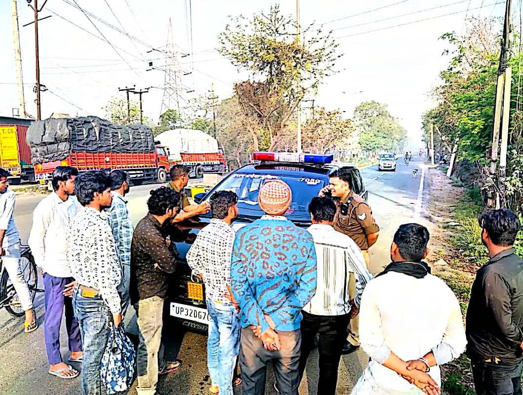 UP NEWS UPDATE :रिठानी चौकी के पास दिनदहाड़े ई-रिक्शा लूट, तमंचे से धमकाया रोहित को