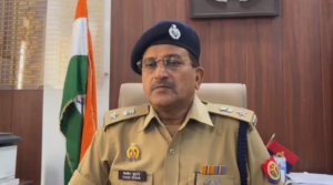 UP NEWS UPDATE :कन्नौज: 3 साल की बच्ची बोरे में छिपी मिली, गलत नियत वाले आरोपी को पुलिस ने मुठभेड़ में पकड़ा