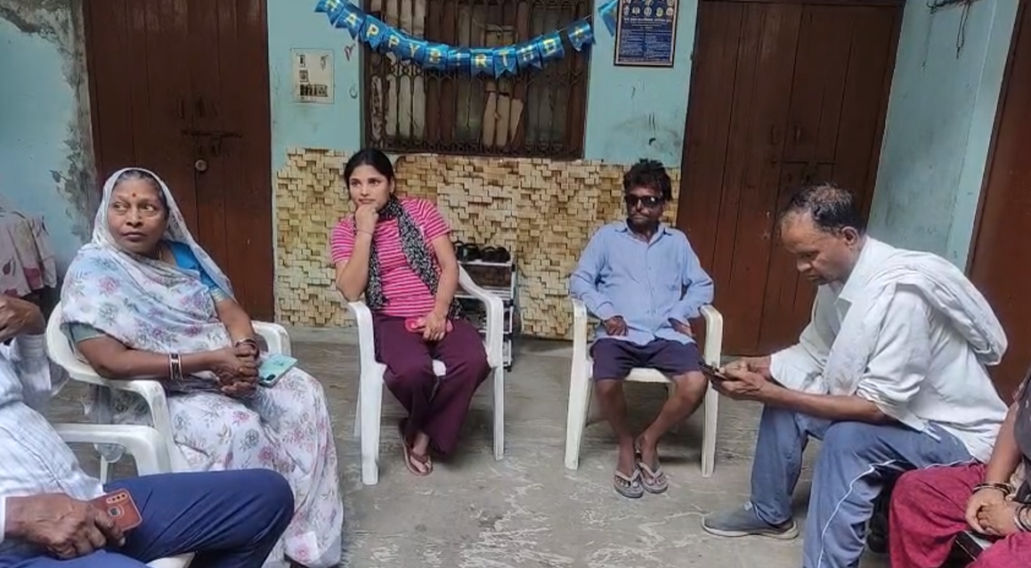 UP NEWS UPDATE :अलीगढ़: ईमानदार IAS रिंकू सिंह राही ने सिस्टम से तंग आकर दिया इस्तीफा