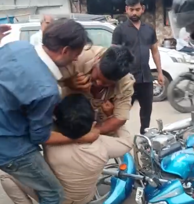 UP NEWS UPDATE :फर्रुखाबाद ब्रेकिंग: ट्रैफिक वसूली बंटवारे पर होमगार्डों का सड़क पर खूनी रंगदारी