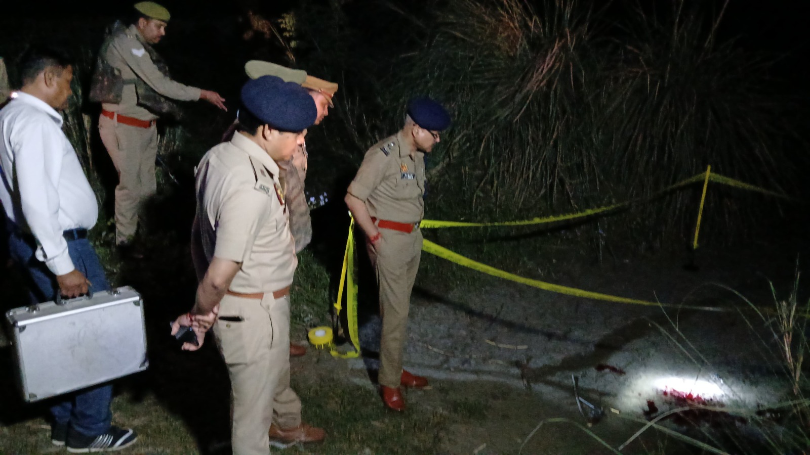 UP NEWS UPDATE :कासगंज बिग ब्रेकिंग: 6 माह के मासूम के साथ कुकर्म आरोपी अमन मुठभेड़ में घायल